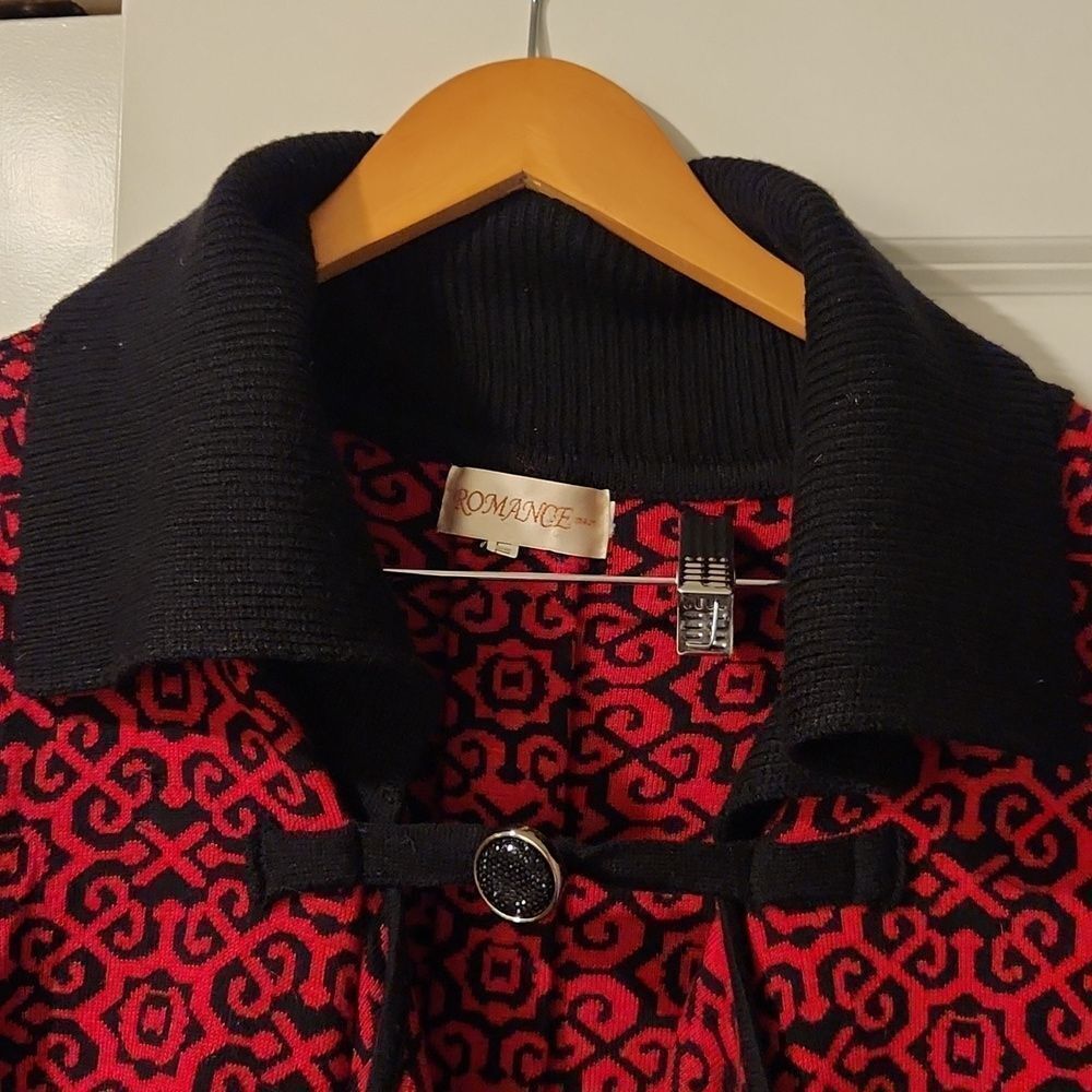 Romance Italy Red and Black Patterned Cardigan XL - Picture 2 of 10